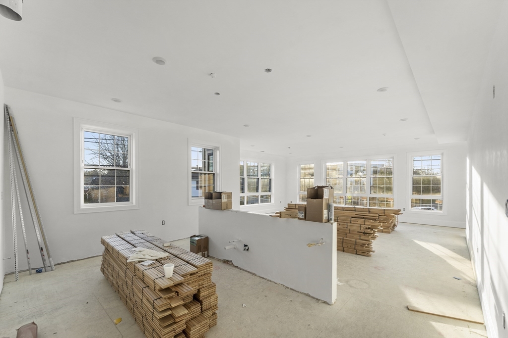 272 Lincoln St # 204