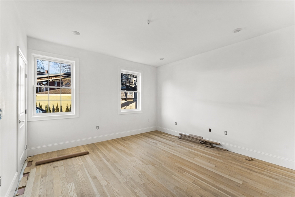 272 Lincoln St # 204