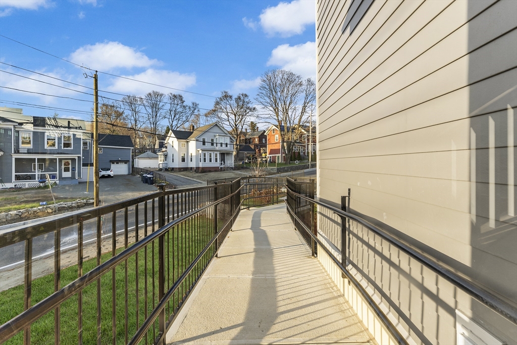 272 Lincoln St # 204