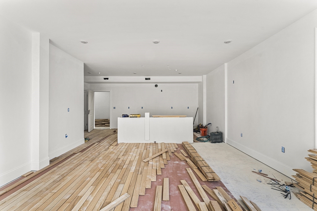 272 Lincoln St # 204