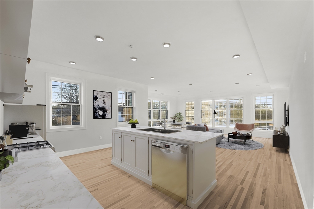 272 Lincoln St # 204