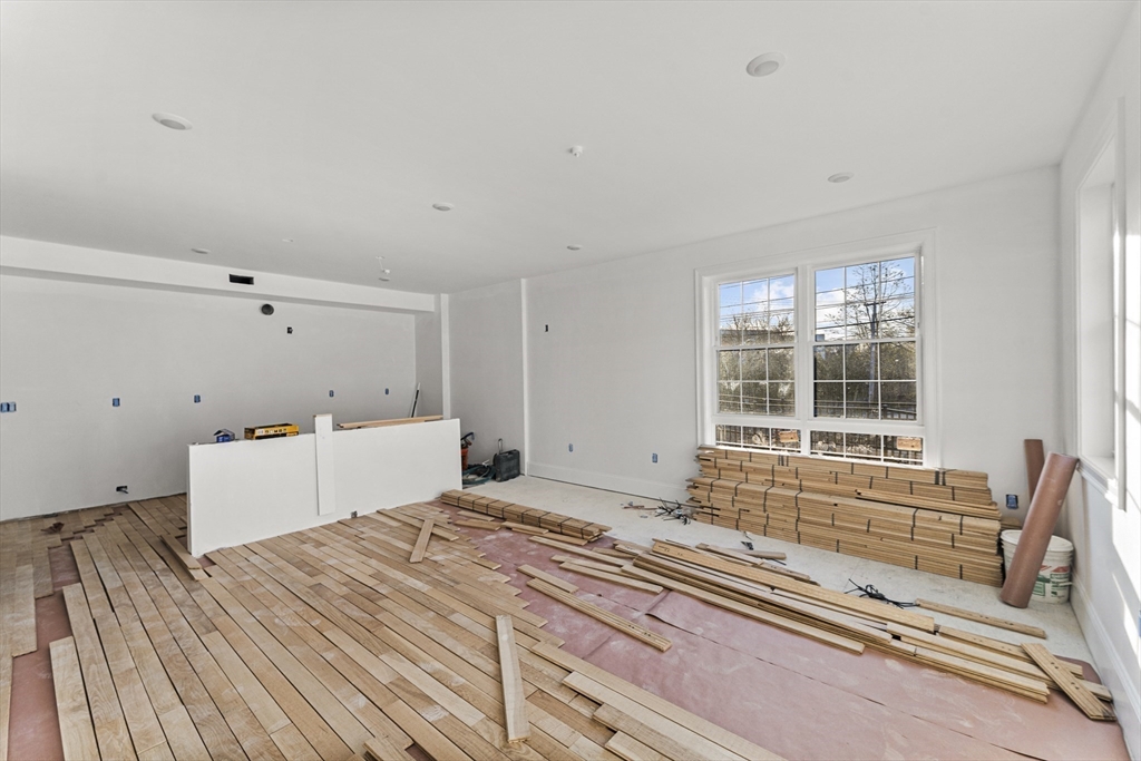 272 Lincoln St # 204