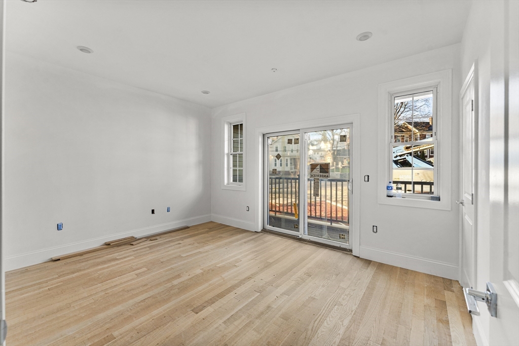 272 Lincoln St # 204