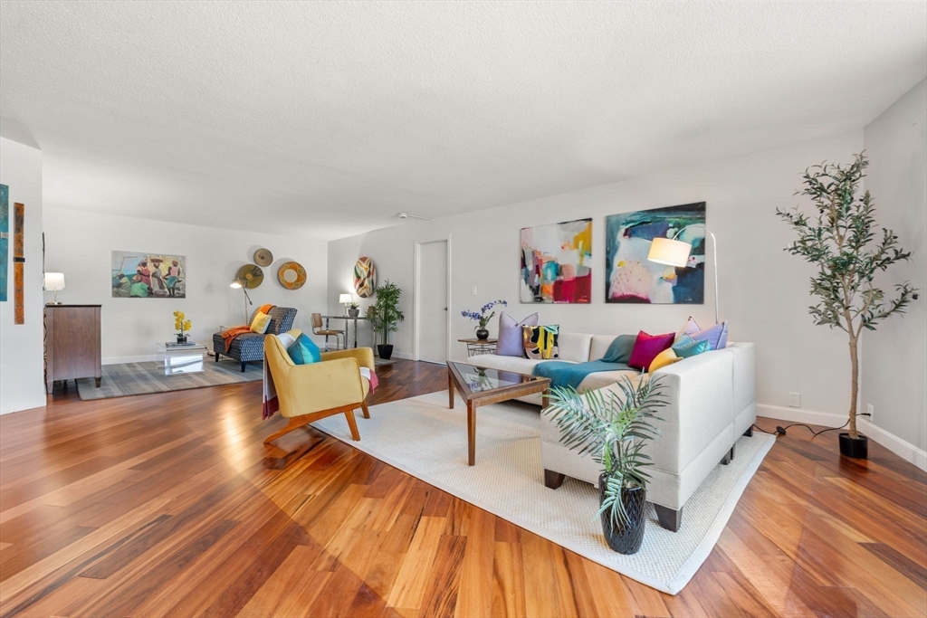 280 Boylston St # 405