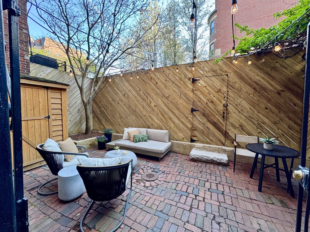 15 Albemarle St # 5
