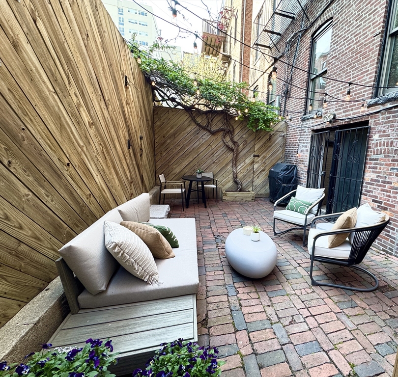 15 Albemarle St # 5