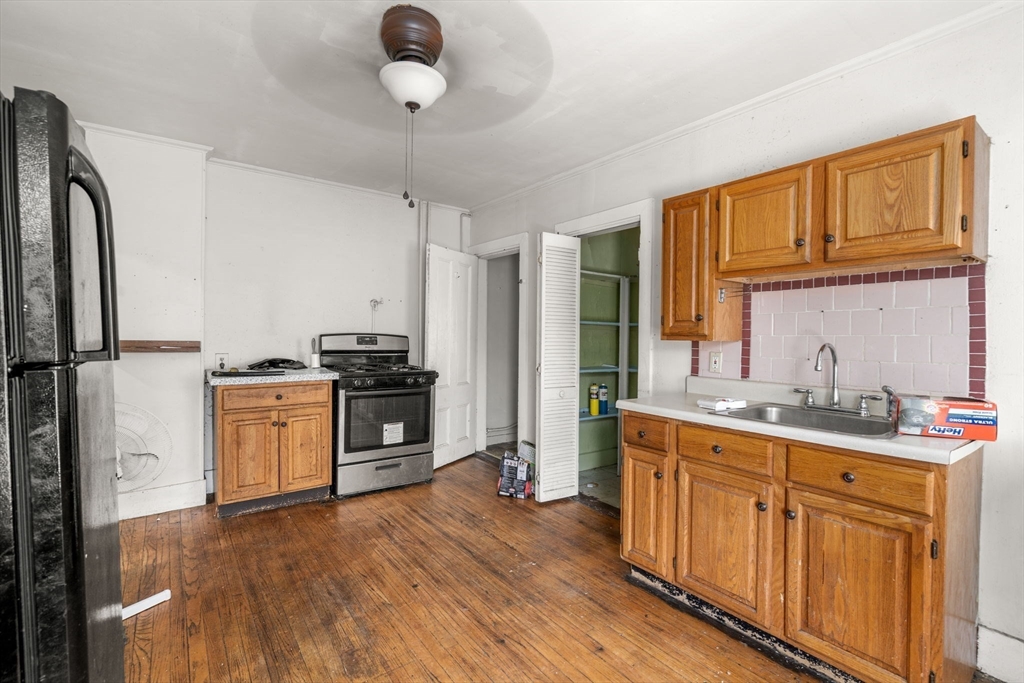 64-66 Dalby St
