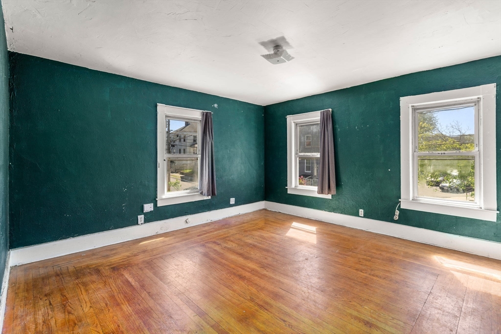 64-66 Dalby St
