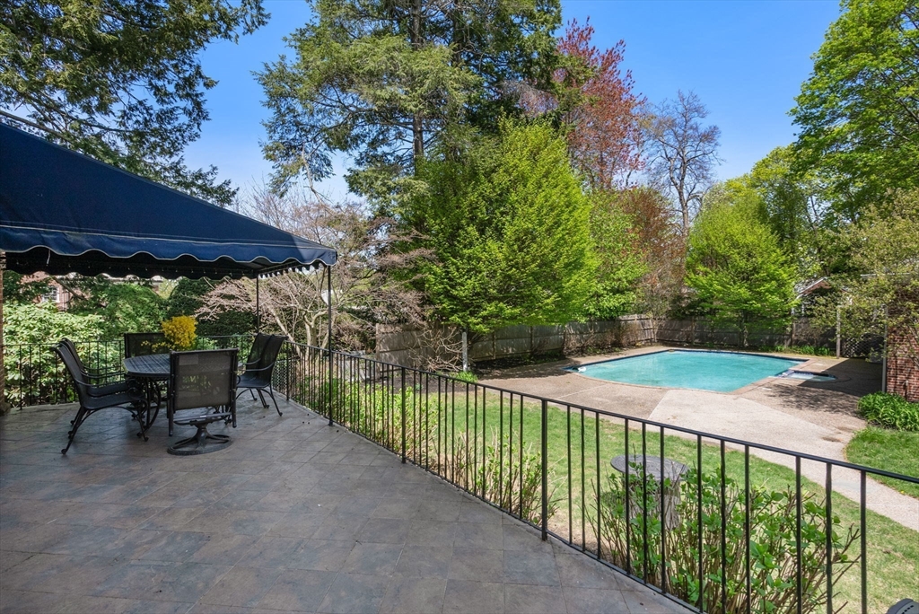 405 Commonwealth Ave