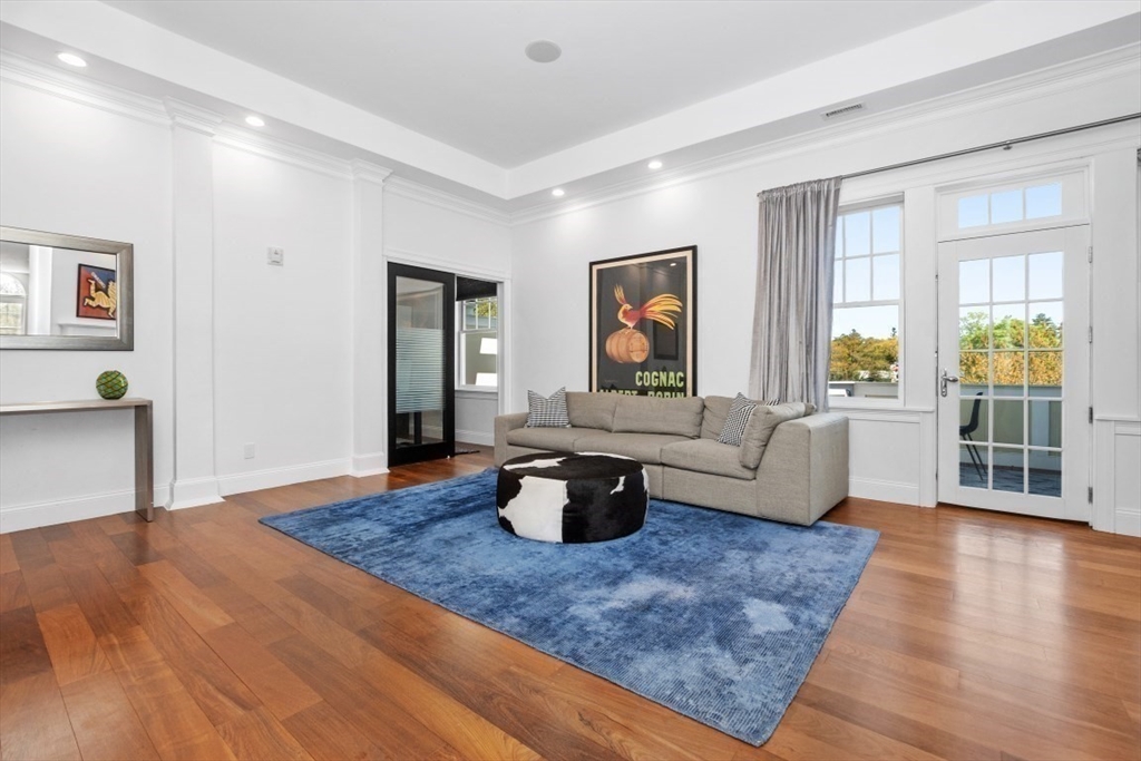 640 Hammond Street # 301