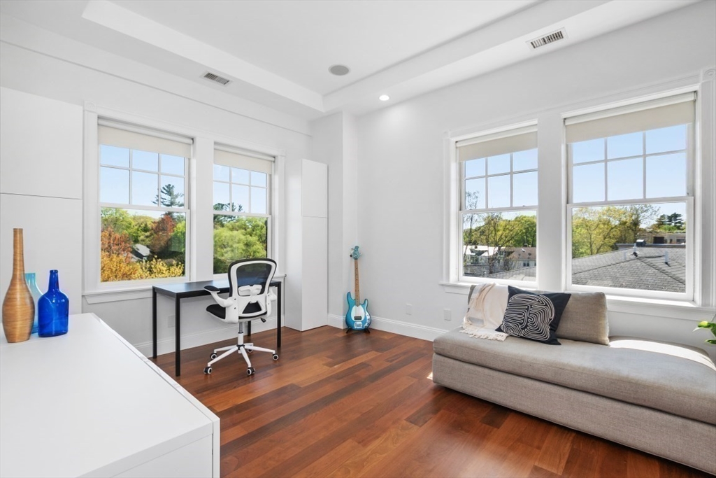 640 Hammond Street # 301