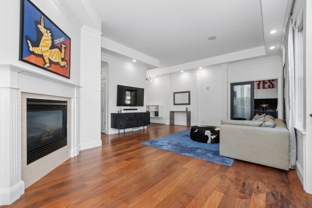 640 Hammond Street # 301