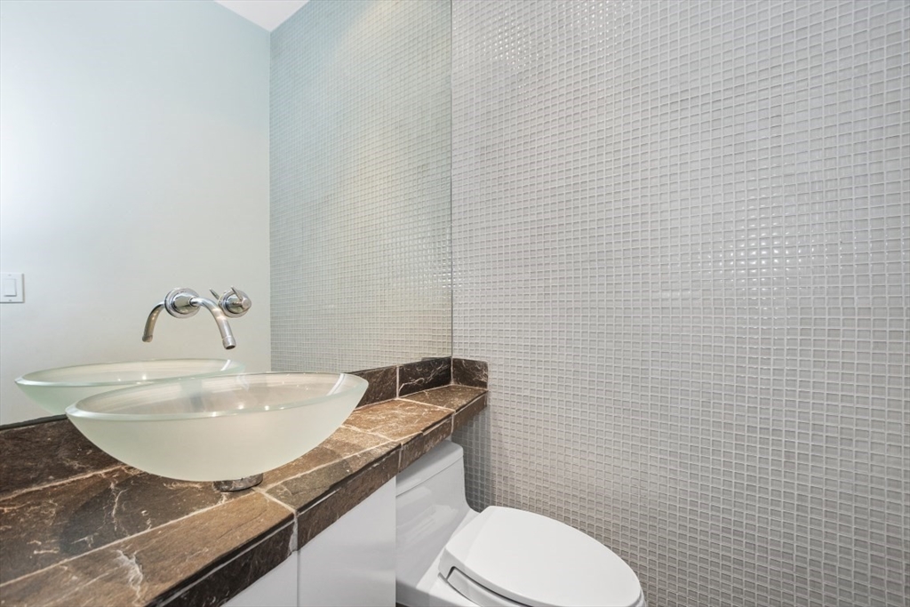 640 Hammond Street # 301