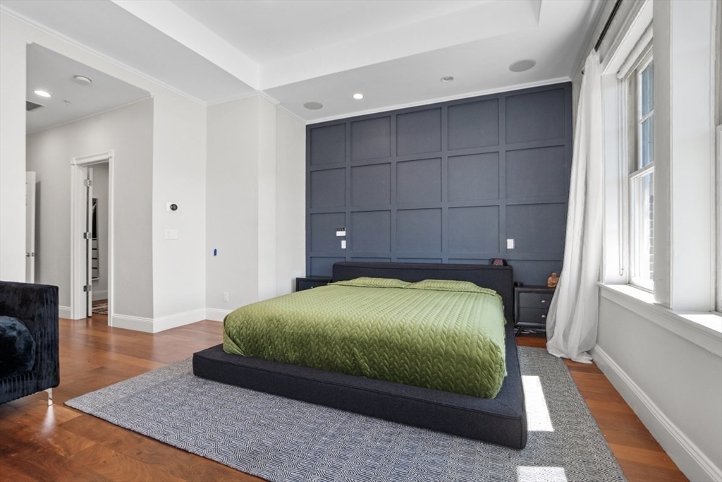 640 Hammond Street # 301