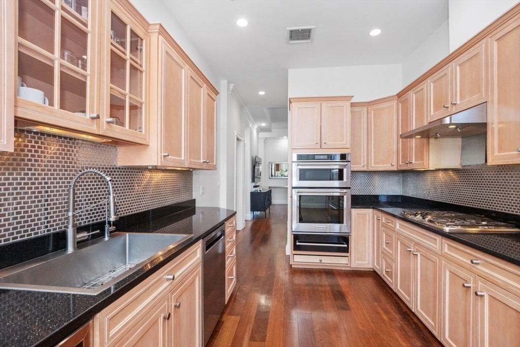 640 Hammond Street # 301