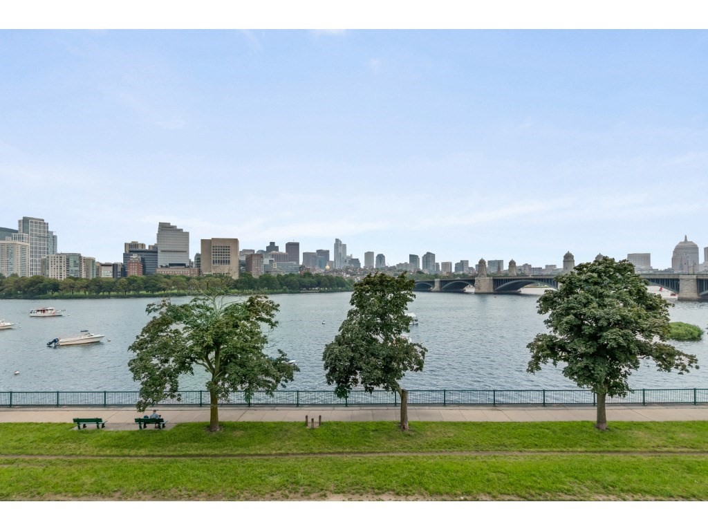 75-83 Cambridge Pkwy Unit: 301