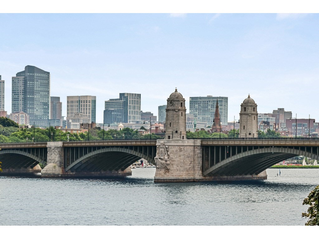 75-83 Cambridge Pkwy Unit: 301