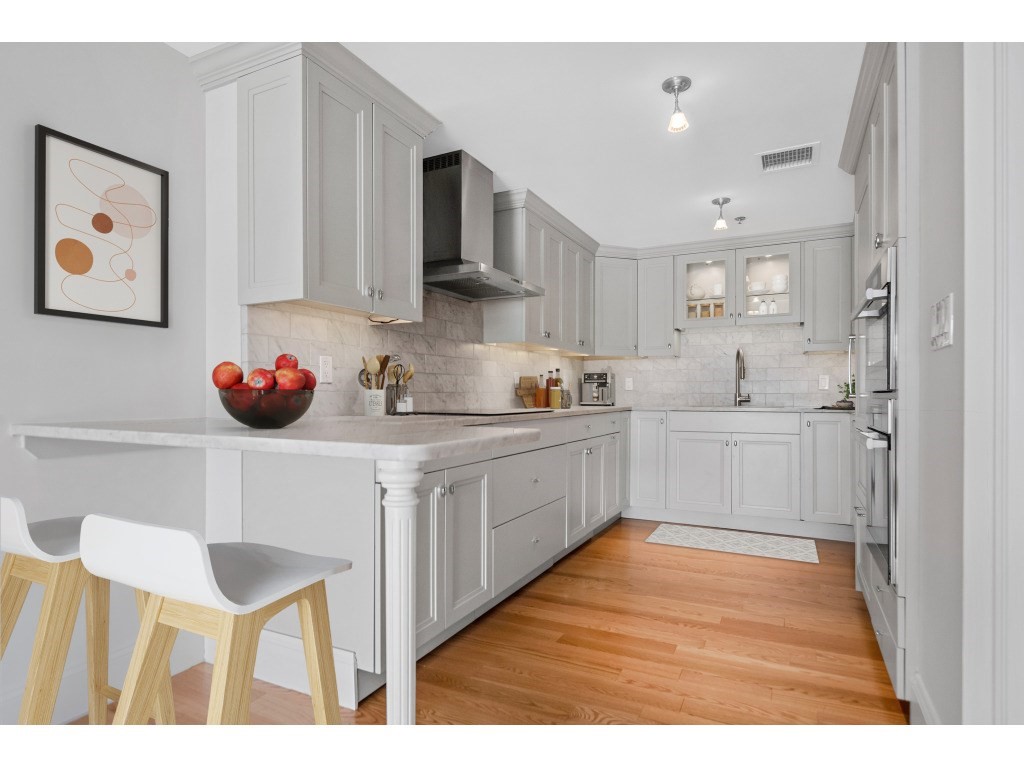 75-83 Cambridge Pkwy Unit: 301