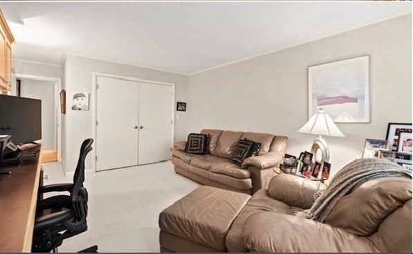 20 Hammond Pond Pkwy # 504