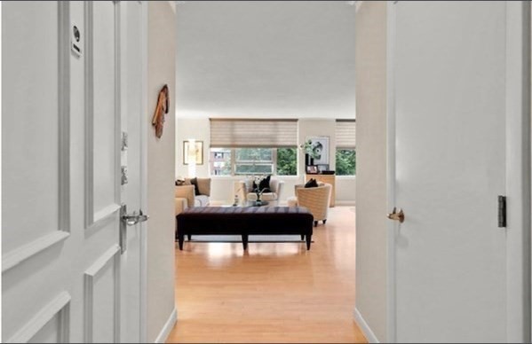 20 Hammond Pond Pkwy # 504