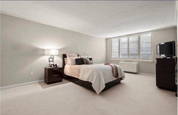 20 Hammond Pond Pkwy # 504