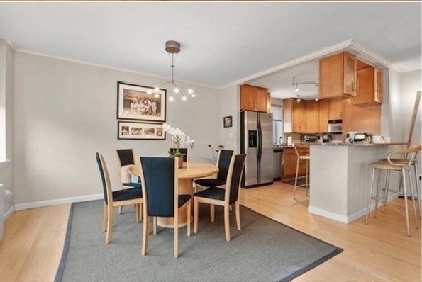 20 Hammond Pond Pkwy # 504