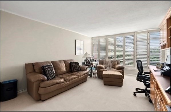 20 Hammond Pond Pkwy # 504