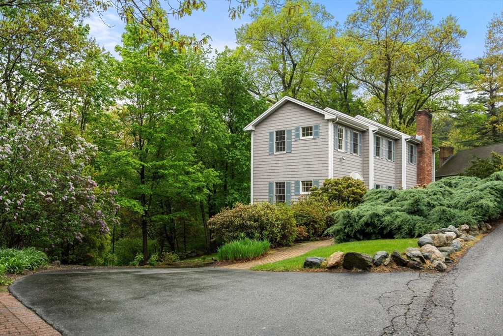 138 Worcester Ln