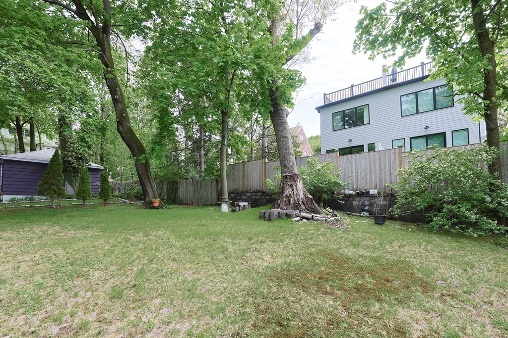 20 Holland St # 20