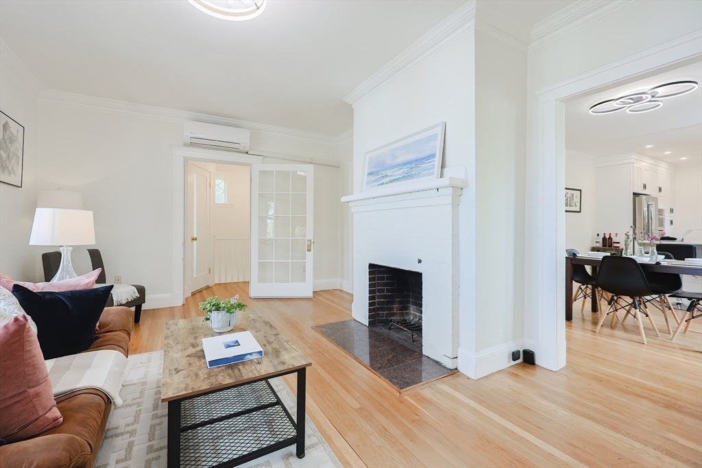 20 Holland St # 20
