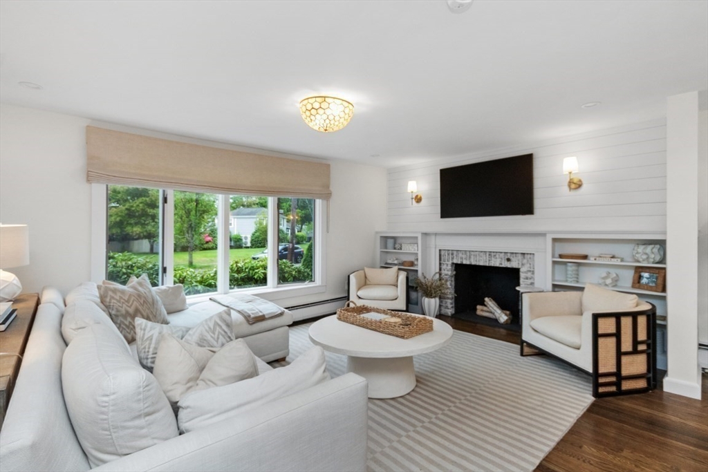 48 Carol Dr