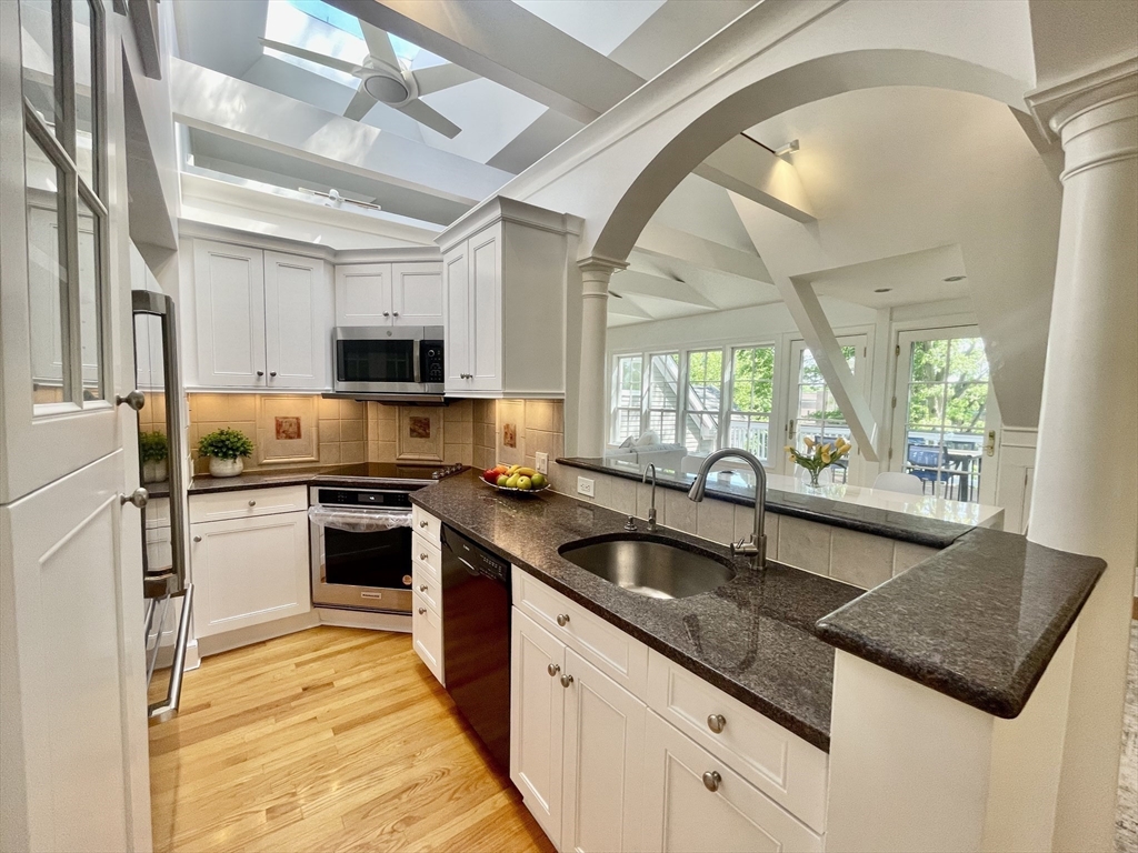 876 Beacon St # 5