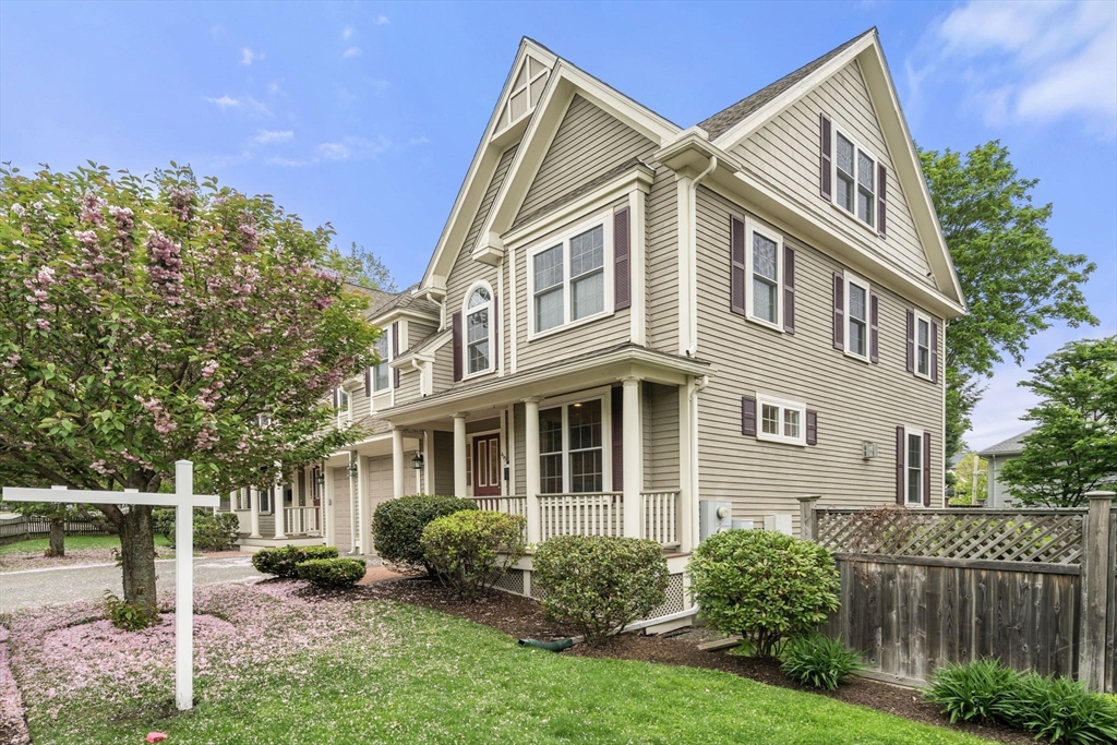 415 Belmont St Unit: 415