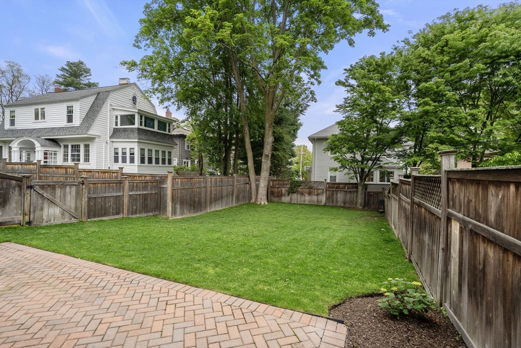 415 Belmont St Unit: 415