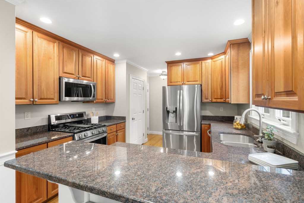 415 Belmont St Unit: 415