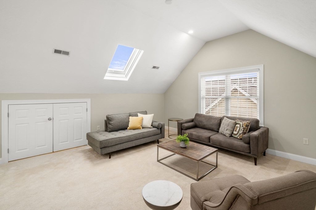 415 Belmont St Unit: 415