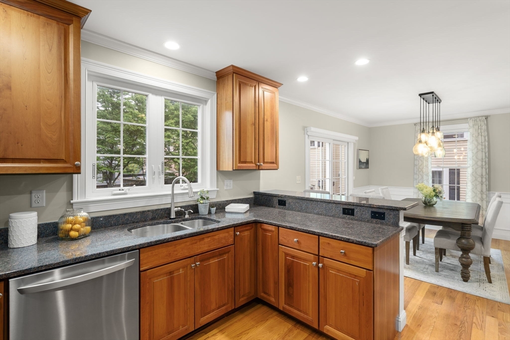 415 Belmont St Unit: 415