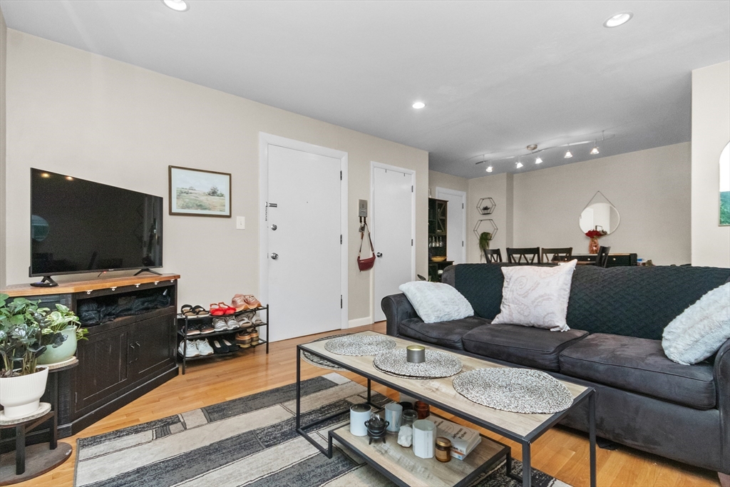 54 Jacqueline Road # 7