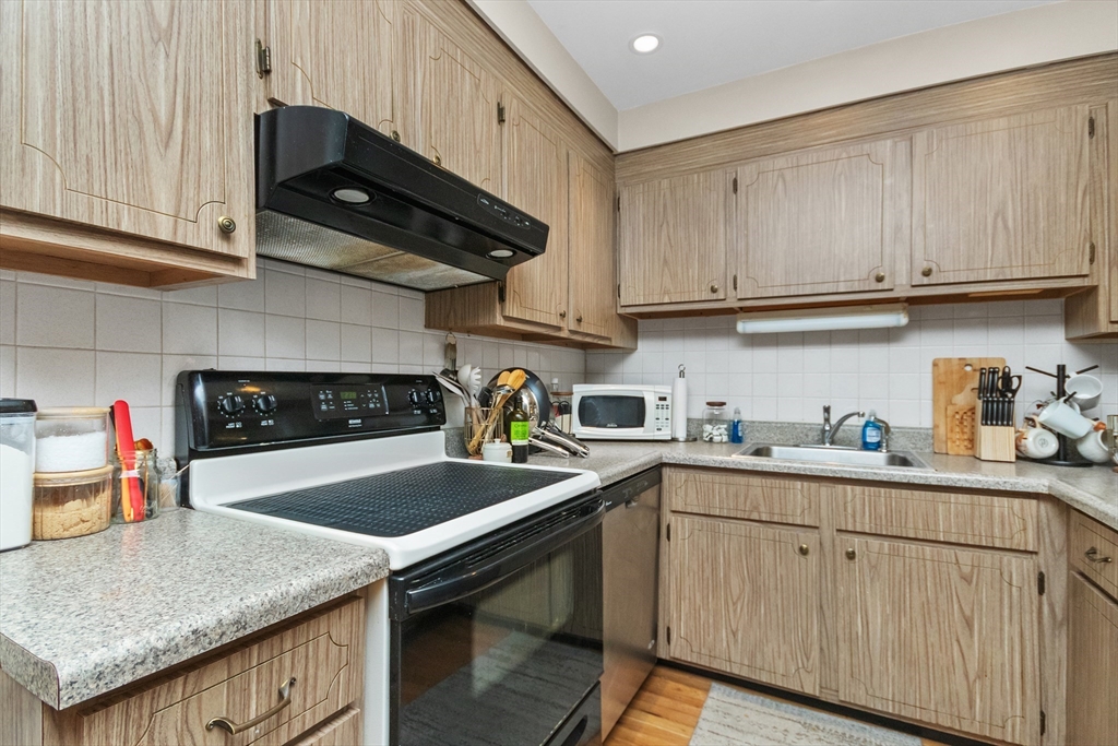 54 Jacqueline Road # 7
