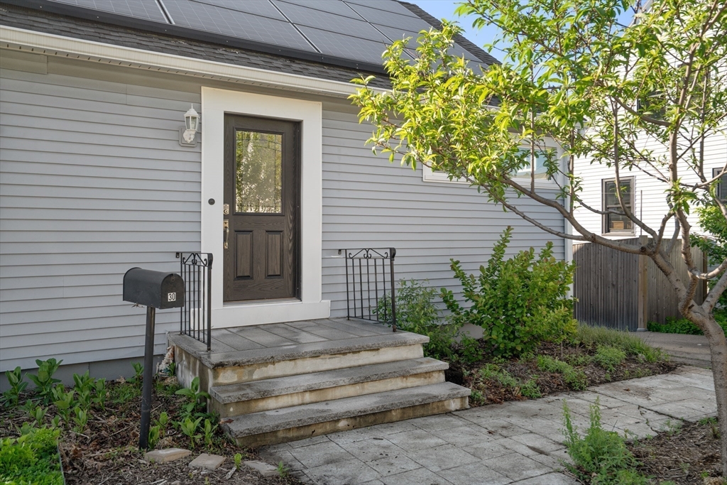 30 Halliday St