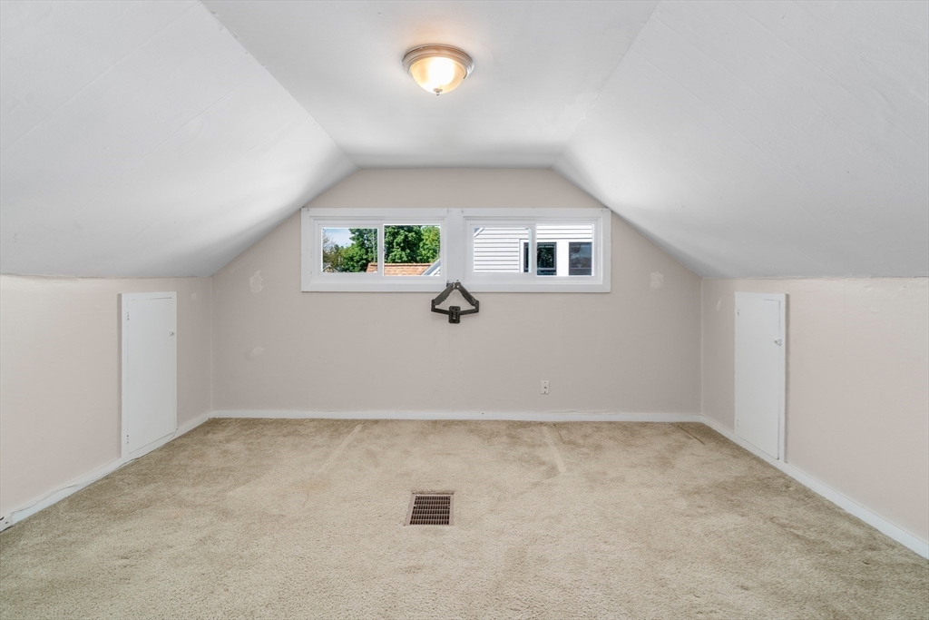 30 Halliday St