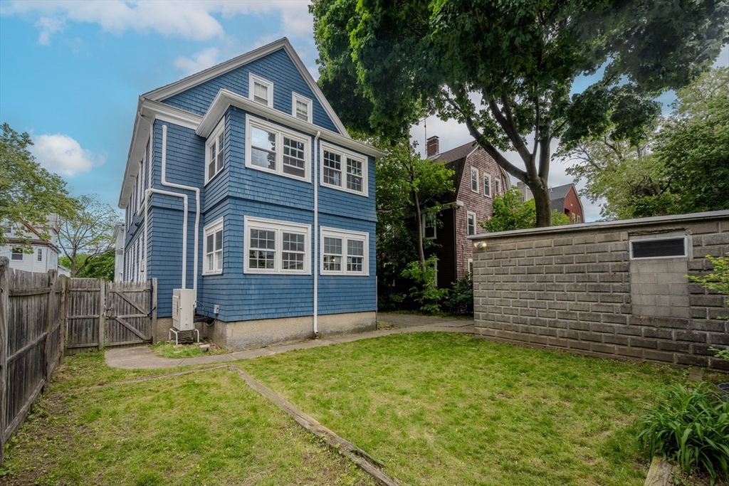 56 Marlboro St # 1