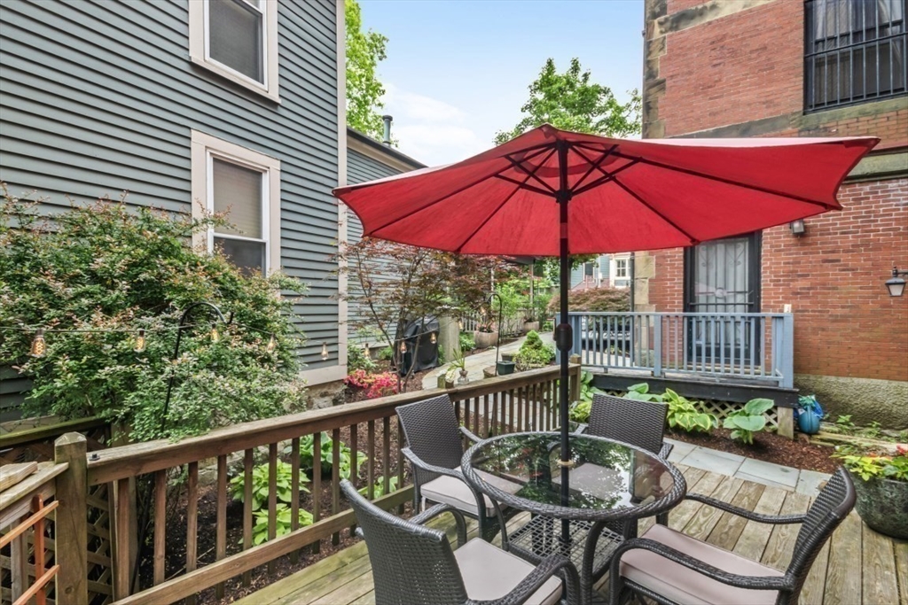 28 Seaverns Ave # 11