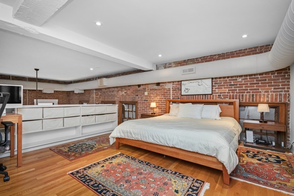 28 Seaverns Ave # 11