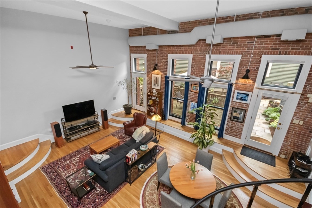 28 Seaverns Ave # 11