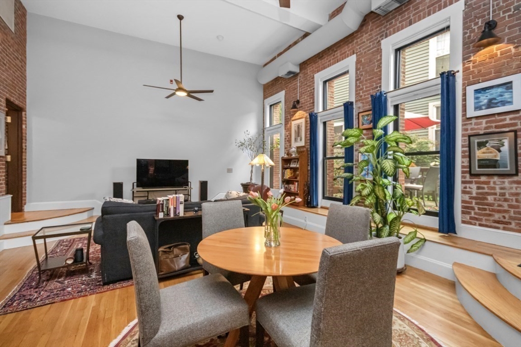 28 Seaverns Ave # 11