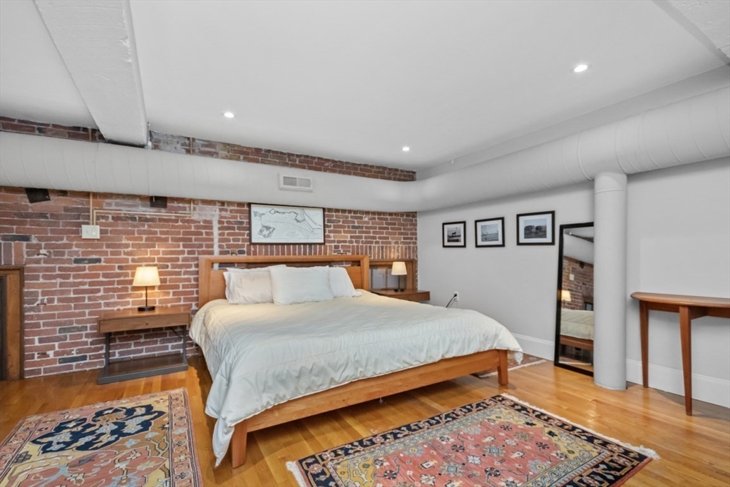 28 Seaverns Ave # 11