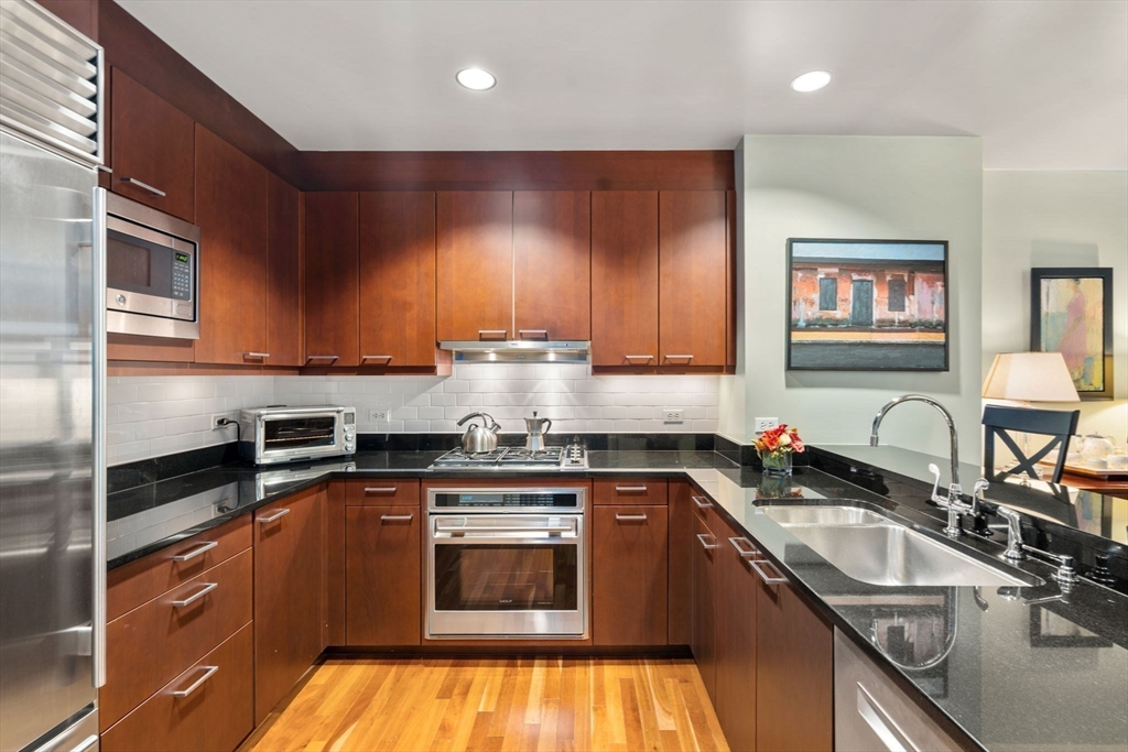 2400 Beacon St # 203