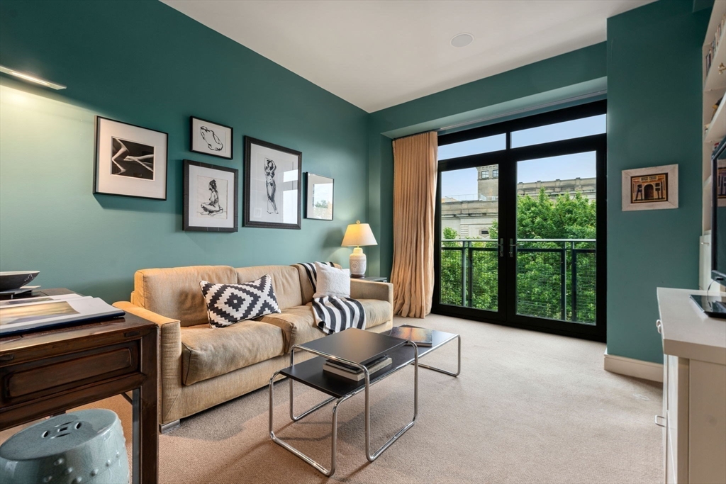 2400 Beacon St # 203