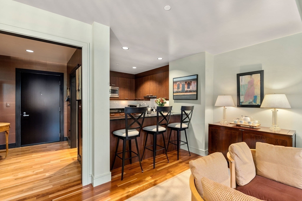 2400 Beacon St # 203